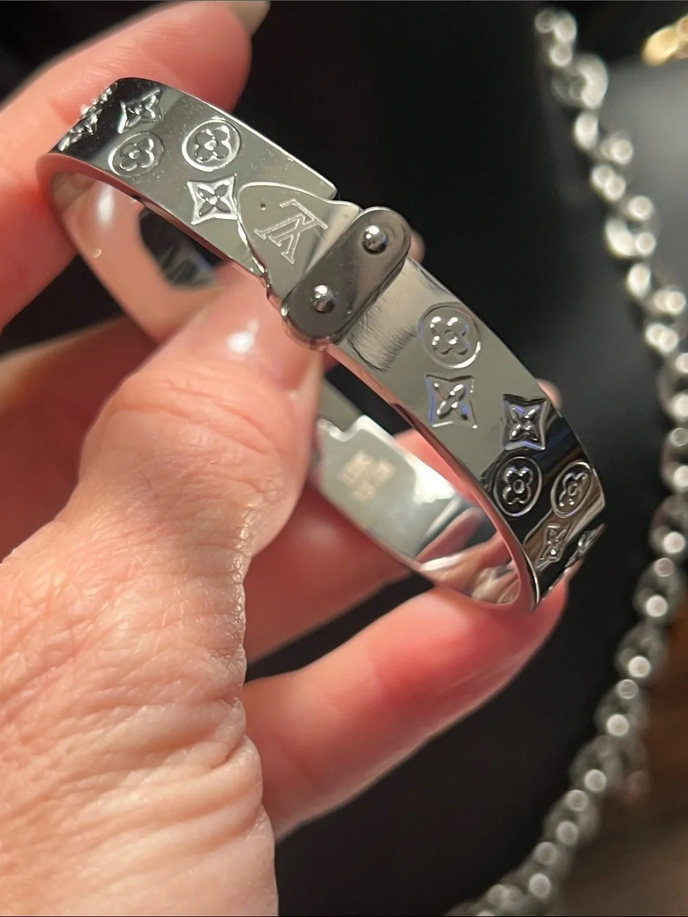None elegant silver